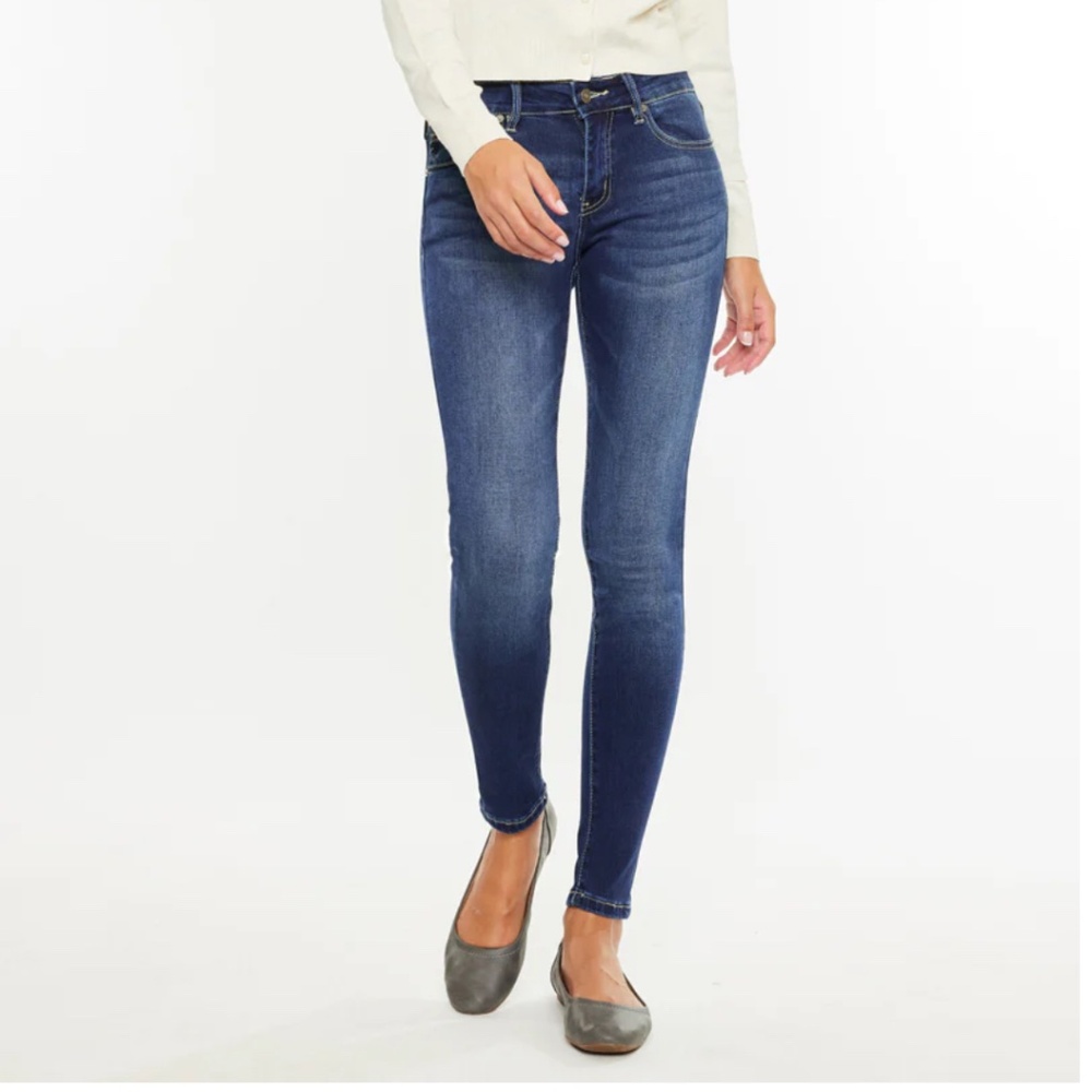 Kancan Mid Rise Skinny Jeans size 15/31